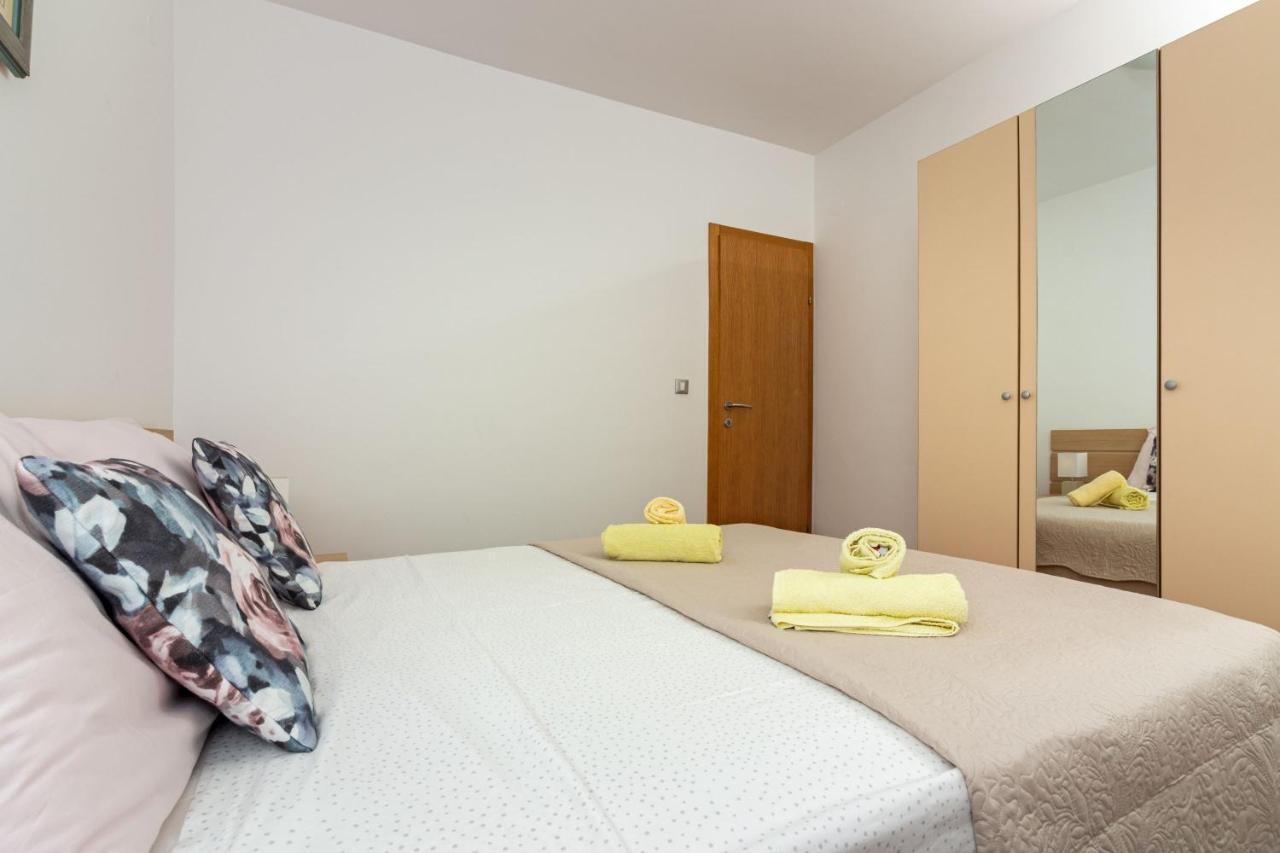 Apartment Mandalina House Stari Grad  Exterior foto